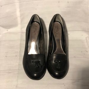 Black heels size 6.5
